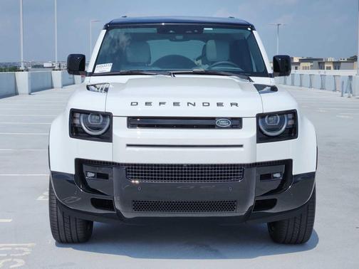 Fuji White 2026 Land Rover Defender P400 X-Dynamic SE