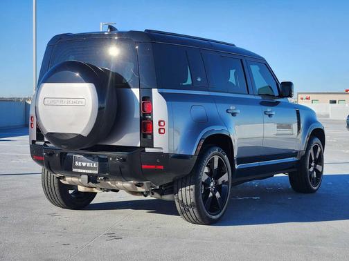 2024 Land Rover Defender 110 P400 X-Dynamic SE