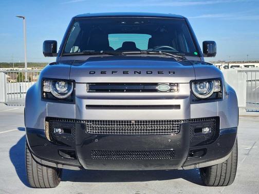 2024 Land Rover Defender 110 P400 X-Dynamic SE