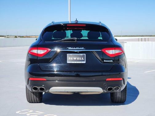 2017 Maserati Levante Base