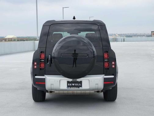 Santorini Black Metallic 2025 Land Rover Defender 130 P400 S
