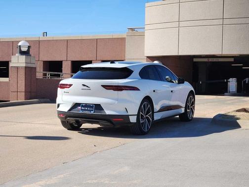 Fuji White 2023 Jaguar I-PACE HSE