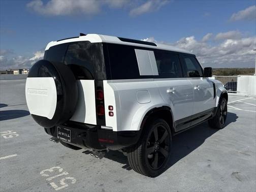 2025 Land Rover Defender 110 P500 X-Dynamic SE