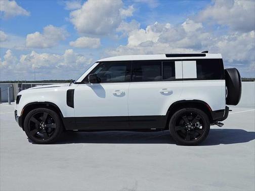 2025 Land Rover Defender 110 P500 X-Dynamic SE