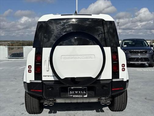 2025 Land Rover Defender 110 P500 X-Dynamic SE