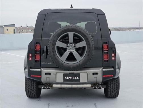2025 Land Rover Defender 110 P500 X-Dynamic SE