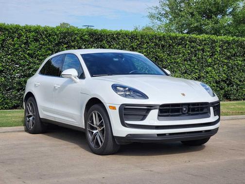Carrara White Metallic 2023 Porsche Macan Macan T