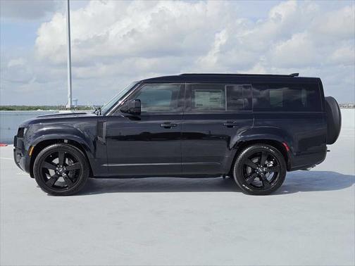2025 Land Rover Defender 130 P400 X-Dynamic SE