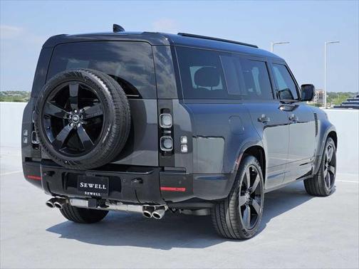 2025 Land Rover Defender V8