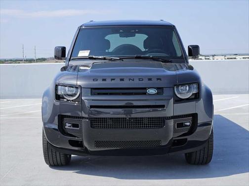 2025 Land Rover Defender V8