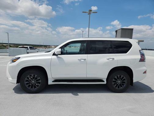 Eminent White Pearl 2023 Lexus GX 460 Premium