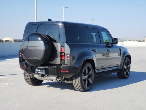 2025 Land Rover Defender 110 P500 X-Dynamic SE