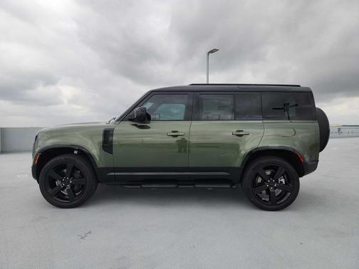 WOOLSTONE GREEN 2026 Land Rover Defender P400 X-Dynamic SE