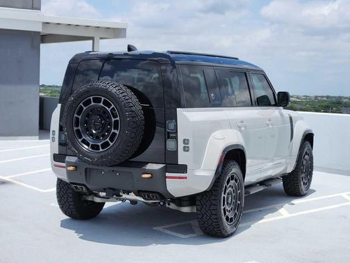 BORASCO GREY 2026 Land Rover Defender P635 OCTA