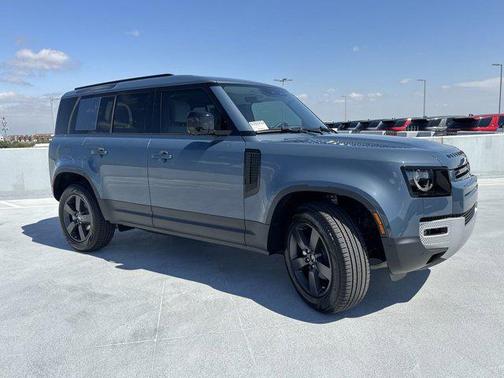 2025 Land Rover Defender 110 P300