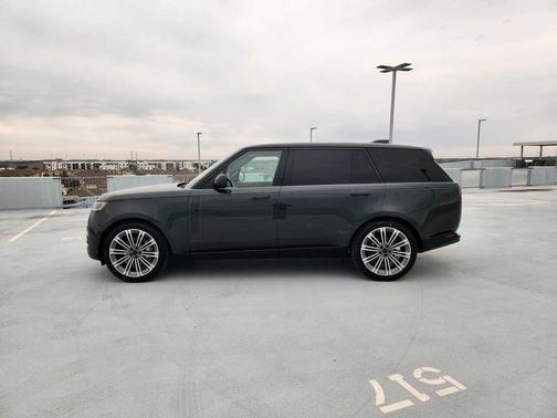 2026 Land Rover Range Rover P400 SE 7 Seat