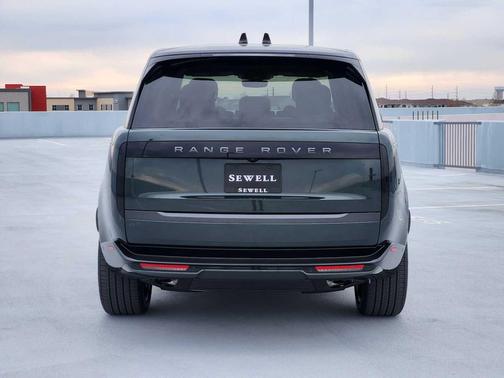 2026 Land Rover Range Rover P400 SE 7 Seat