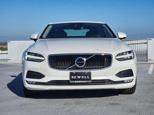 2018 Volvo S90 T5 Momentum