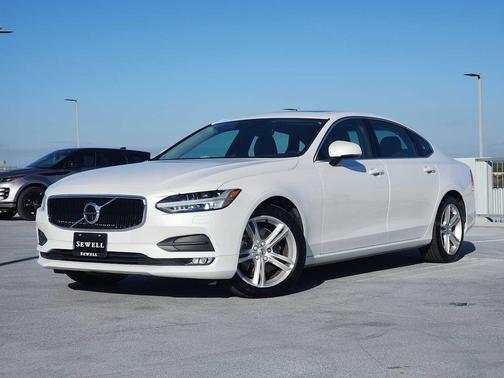 2018 Volvo S90 T5 Momentum