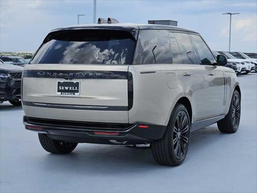 2025 Land Rover Range Rover P400 SE