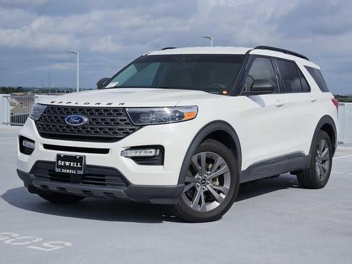 Star White Metallic Tri-Coat 2021 Ford Explorer XLT
