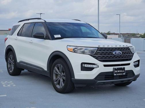 Star White Metallic Tri-Coat 2021 Ford Explorer XLT