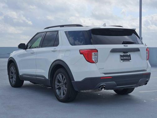 Star White Metallic Tri-Coat 2021 Ford Explorer XLT