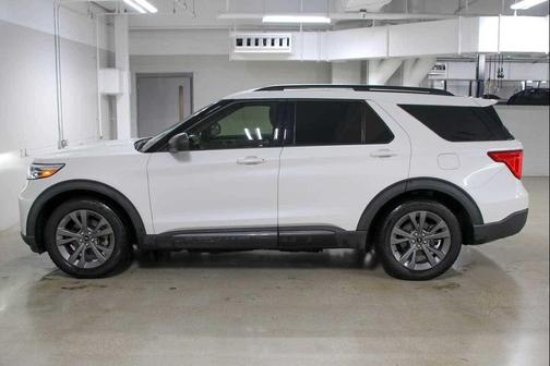 Star White Metallic Tri-Coat 2021 Ford Explorer XLT