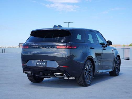 2026 Land Rover Range Rover Sport SE
