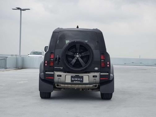 Santorini Black Metallic 2022 Land Rover Defender X-Dynamic SE