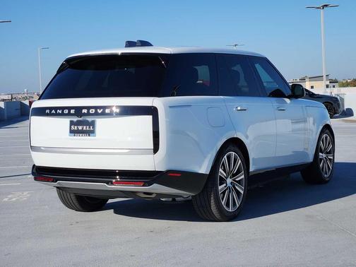 2025 Land Rover Range Rover P550e Autobiography SWB