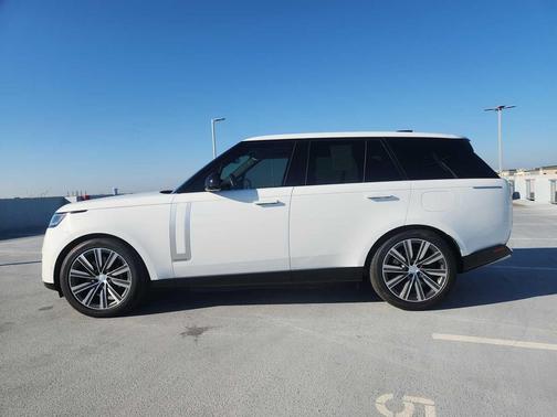 2025 Land Rover Range Rover P550e Autobiography SWB