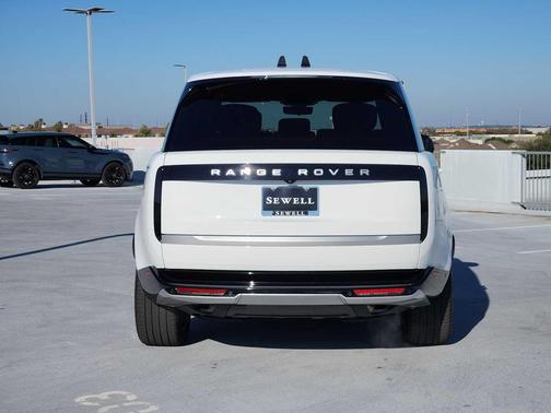 2025 Land Rover Range Rover P550e Autobiography SWB