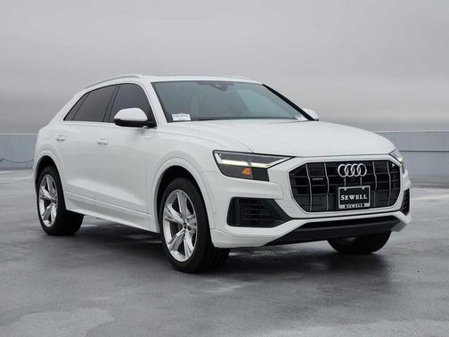 2022 Audi Q8 55 Premium Plus