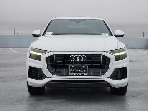 2022 Audi Q8 55 Premium Plus