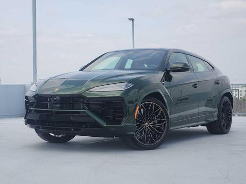 Verde Ermes Metallic 2026 Lamborghini Urus SE