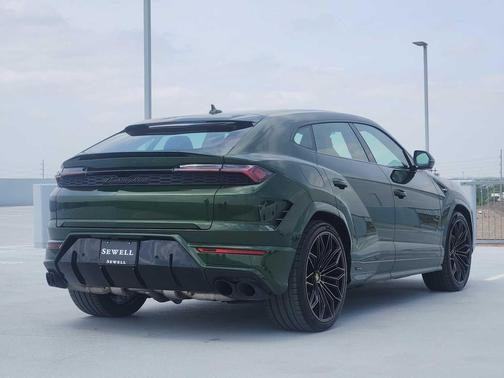 Verde Ermes Metallic 2026 Lamborghini Urus SE