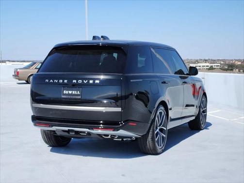 2025 Land Rover Range Rover P530 SE 7 Seat