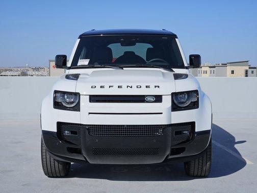2025 Land Rover Defender 110 P400 X-Dynamic SE