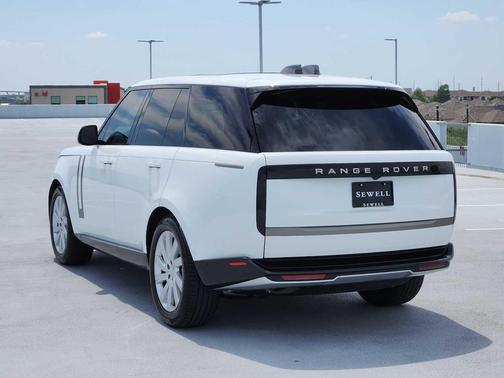 Fuji White 2025 Land Rover Range Rover P400 SE SWB