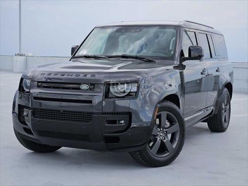 2025 Land Rover Defender 130 P400 X-Dynamic SE
