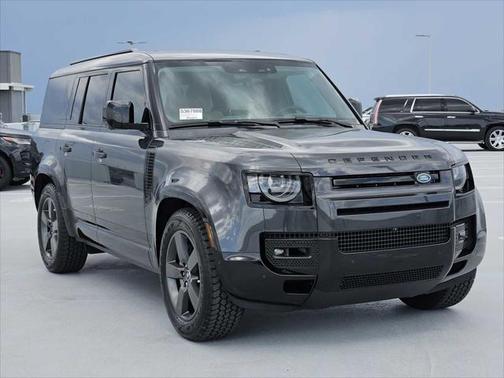 2025 Land Rover Defender 130 P400 X-Dynamic SE