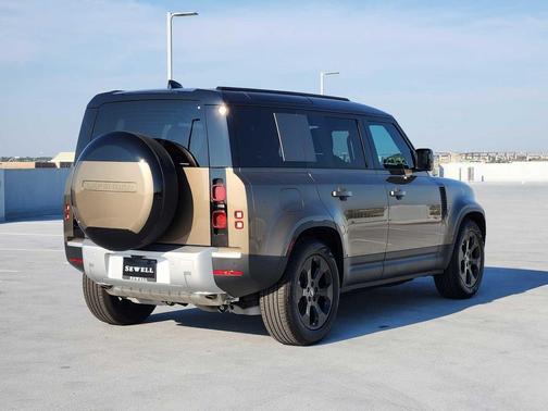 2025 Land Rover Defender 110 P400 S