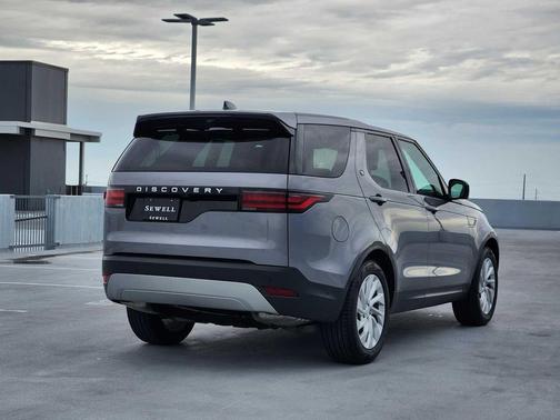 Eiger Grey Metallic 2025 Land Rover Discovery P300 S