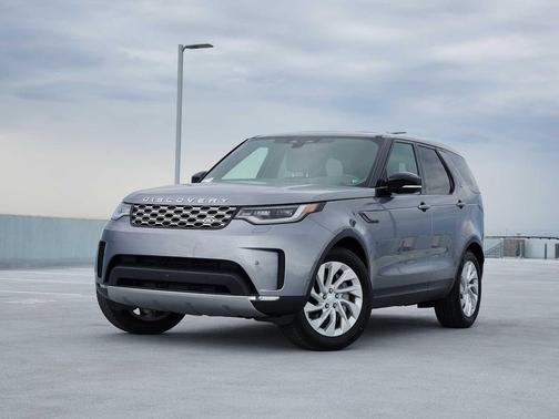 Eiger Grey Metallic 2025 Land Rover Discovery P300 S