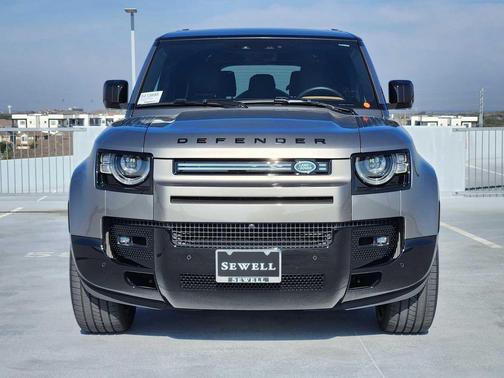 2024 Land Rover Defender 130 P400 X-Dynamic SE