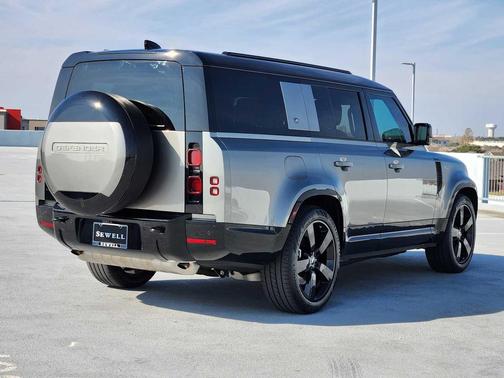 2024 Land Rover Defender 130 P400 X-Dynamic SE