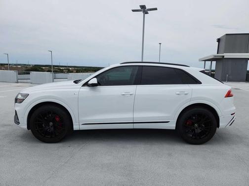 Glacier White Metallic 2021 Audi Q8 55 Prestige