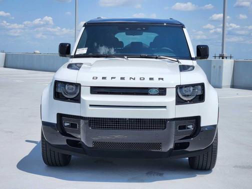 2025 Land Rover Defender V8
