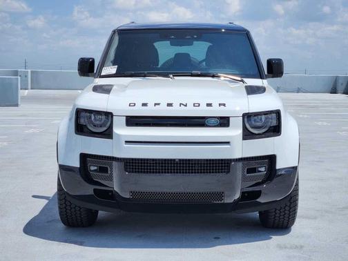 Fuji White 2025 Land Rover Defender 110 P400 X-Dynamic SE